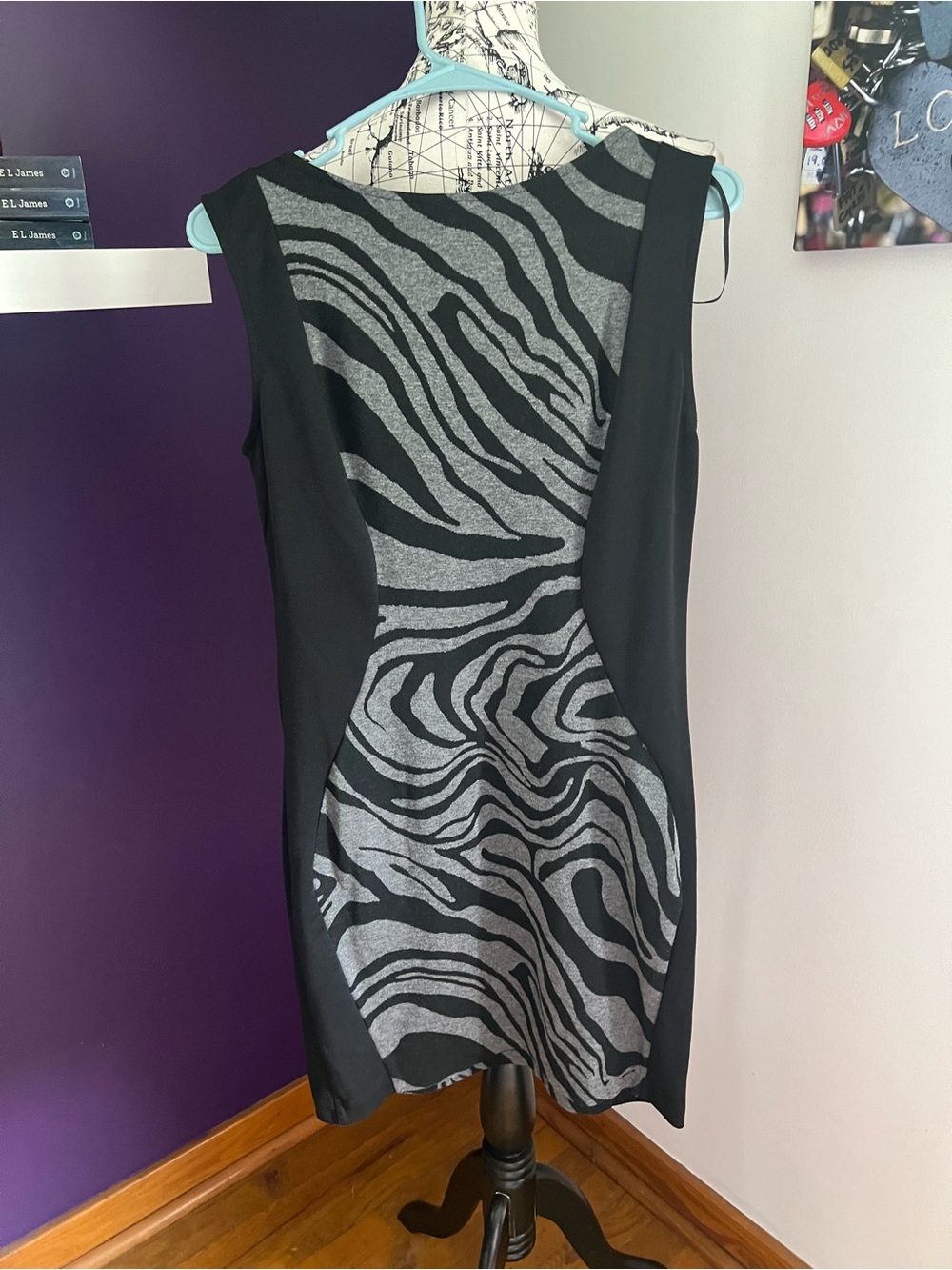 7 for $30 Enfocus Studio Black Dress with Gray Label Detail - Picture 4 of 7